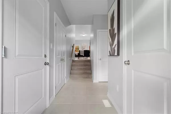 Cambridge, ON N3E 0E2,324 Equestrian Way #28