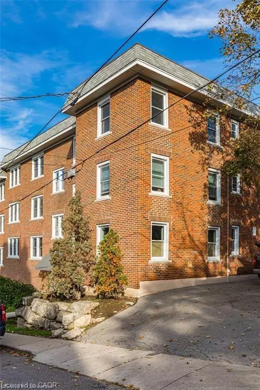 Hamilton, ON L8N 2G8,25 Mountwood Avenue #14