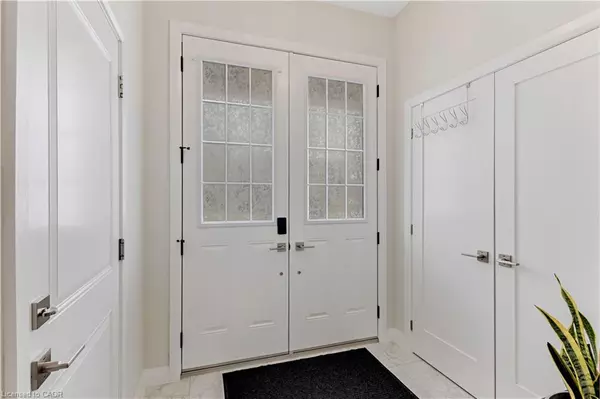 Hamilton, ON L9B 0E9,5 Cherry Blossom Heights