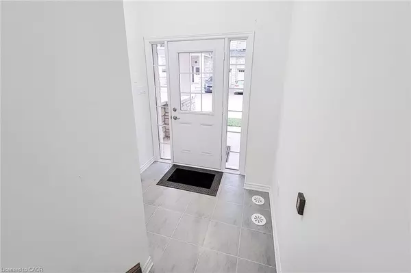 Ancaster, ON L9G 3K9,305 Garner Road W #32