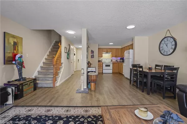 Kitchener, ON N2E 4C8,153 Donnenwerth Drive