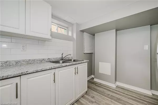 Hamilton, ON L8T 1X6,16 Huntington Avenue #2