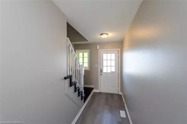 Burlington, ON L7L 7A5,626 Taylor Crescent