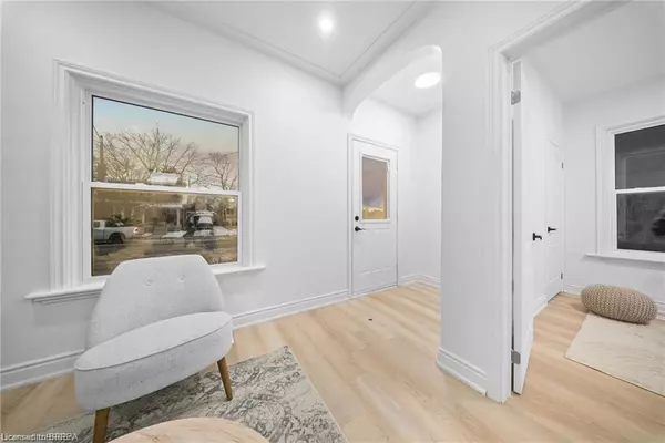 Brantford, ON N3T 2C1,12 Carlyle Street