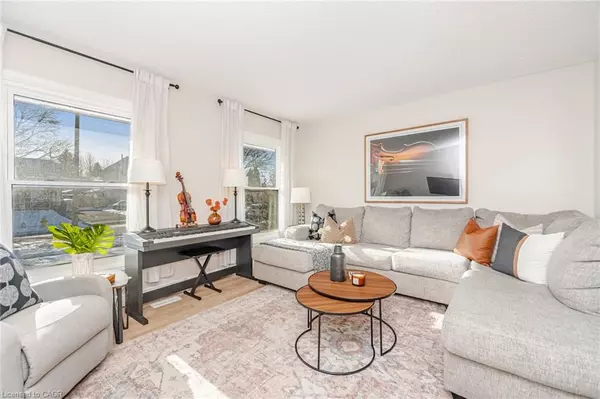 Brantford, ON N3P 1A1,17 White Owl Crescent