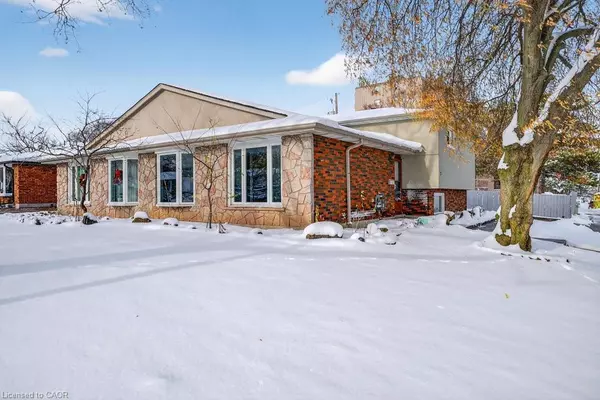 Hamilton, ON L8K 5W2,2 Country Club Drive