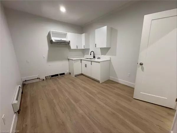 Port Colborne, ON L3K 4J3,803 King Street #5