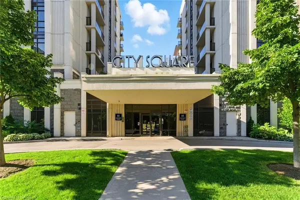 Hamilton, ON L8P 0C2,81 Robinson Street #709