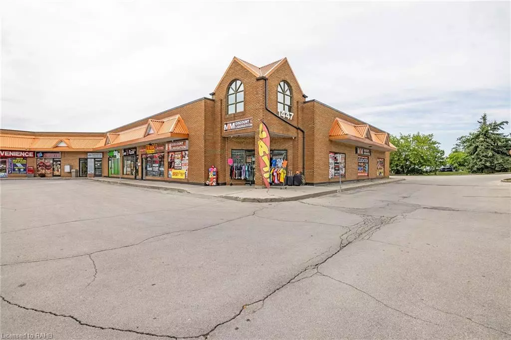 Hamilton, ON L9B 2T2,1447 Upper Ottawa Street #19