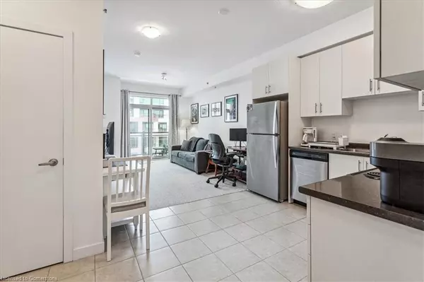 Oakville, ON L6M 0Y4,2486 Old Bronte Road #519