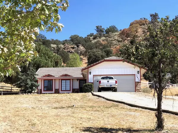 17650 Bold Venture Drive, Tehachapi, CA 93561