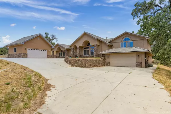 29781 Rollingoak Drive, Tehachapi, CA 93561