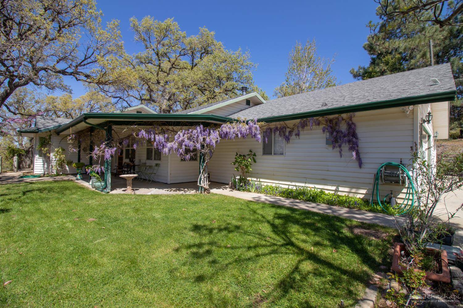 22170 Geneva Drive, Tehachapi, CA 93561