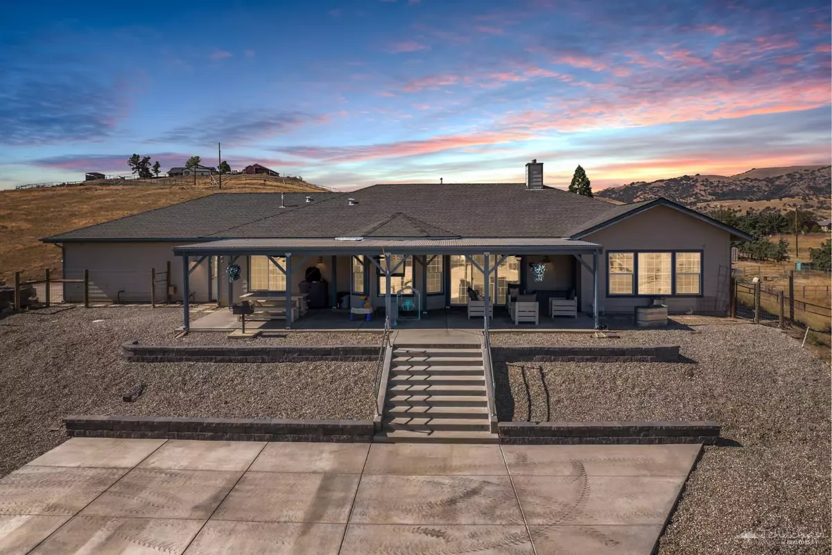 Tehachapi, CA 93561,20271 Oak Knoll Drive