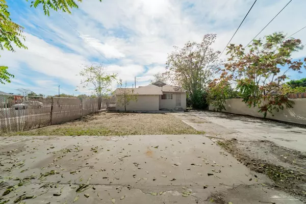 Tehachapi, CA 93561,229 E H Street