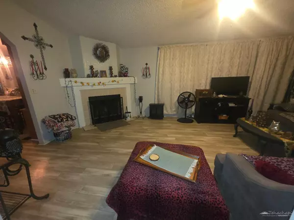 Tehachapi, CA 93561,14556 E Tehachapi BL SP 14