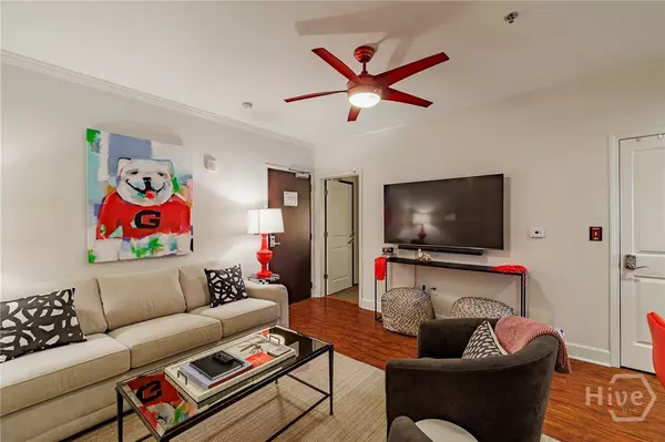 Athens, GA 30601,250 W Broad ST #714