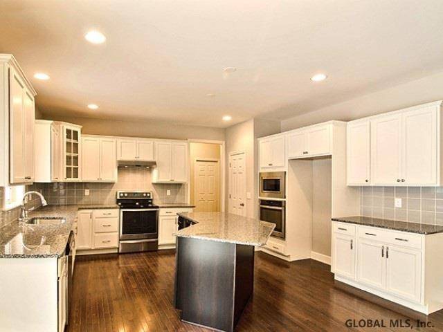 New Scotland, NY 12186,3 COUNTRY CLUB Lane