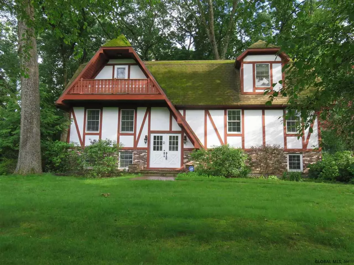 Guilderland, NY 12084,143 CHANCELLOR Drive