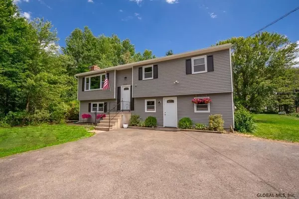 Ballston, NY 12019,227 ROUND LAKE Road