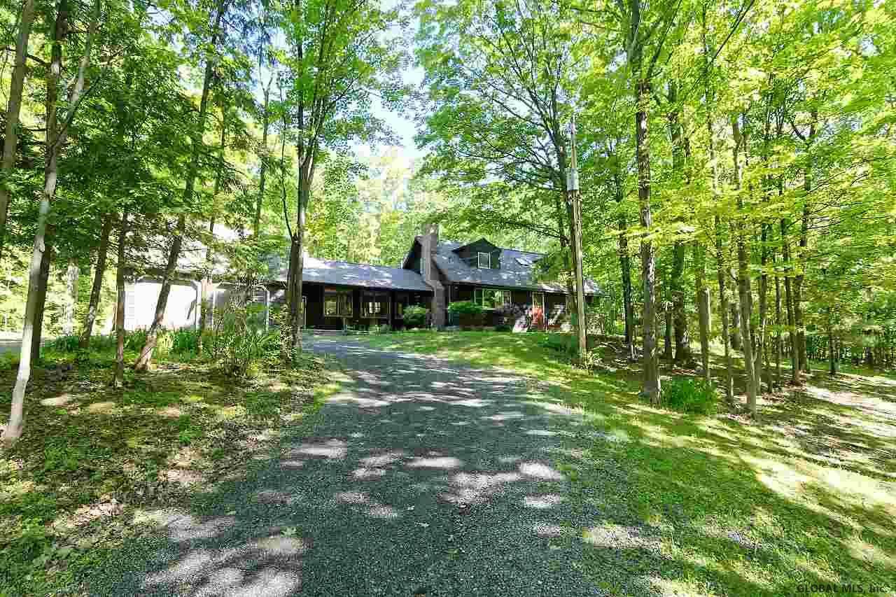 295 SETTLES HILL Road, Guilderland, NY 12009
