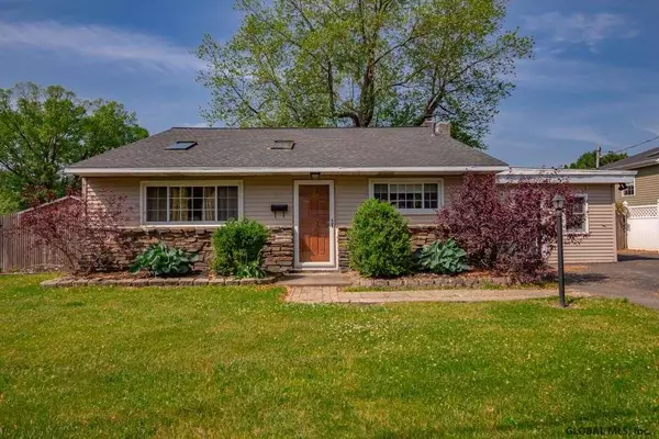 36 ANTHONY Lane, Colonie, NY 12205