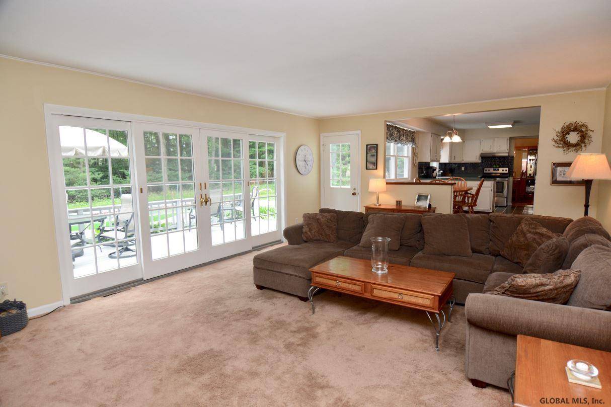 Clifton Park, NY 12065,30 HUNTWOOD Drive