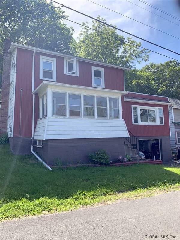 70 RIVERSIDE Drive, Coxsackie Village, NY 12051