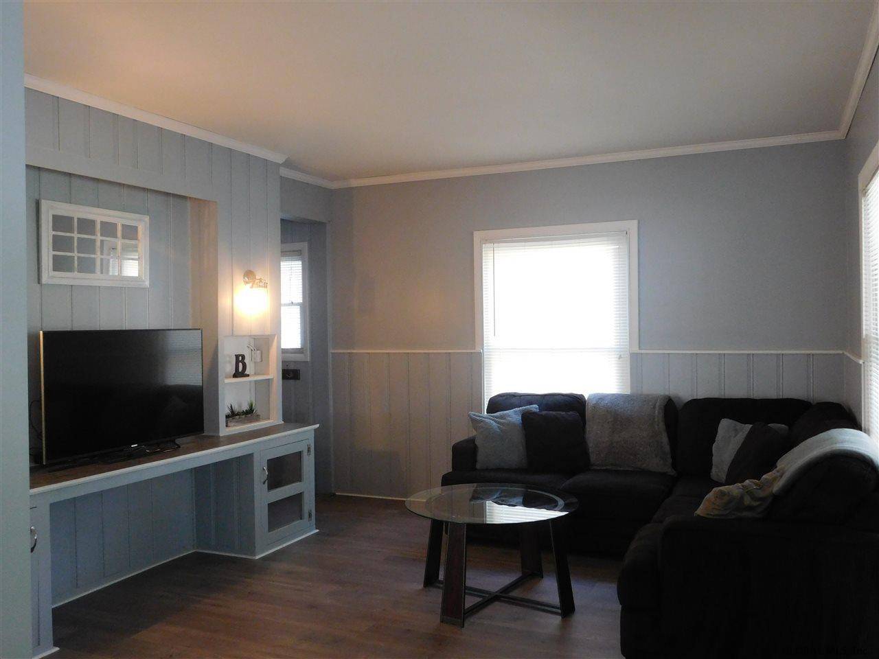Glens Falls, NY 12801,11 JEFFERSON Street