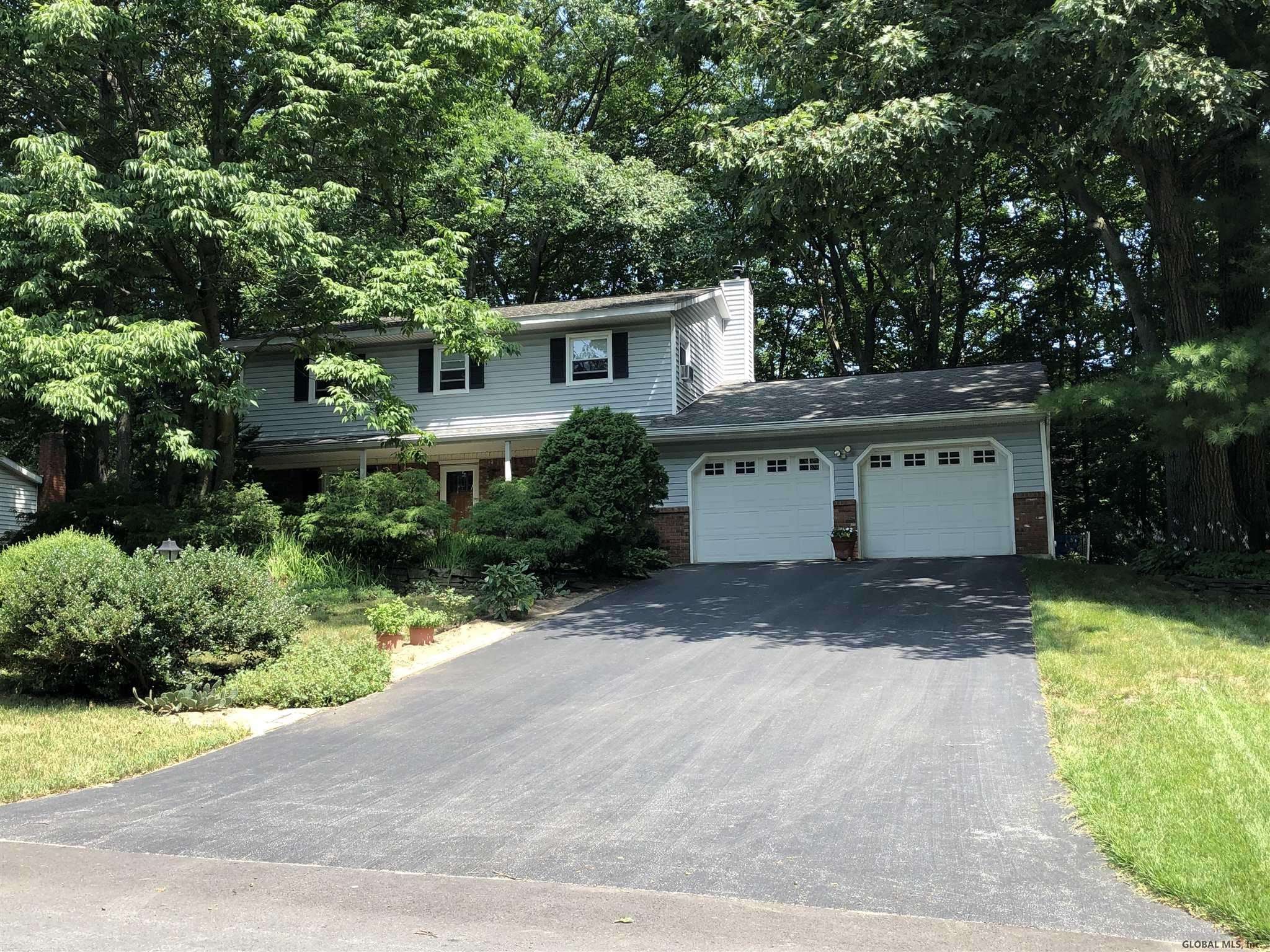 35 BROOKLINE Drive, Clifton Park, NY 12065