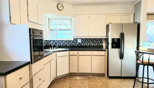 Albany, NY 12209,15 SWARTSON Court