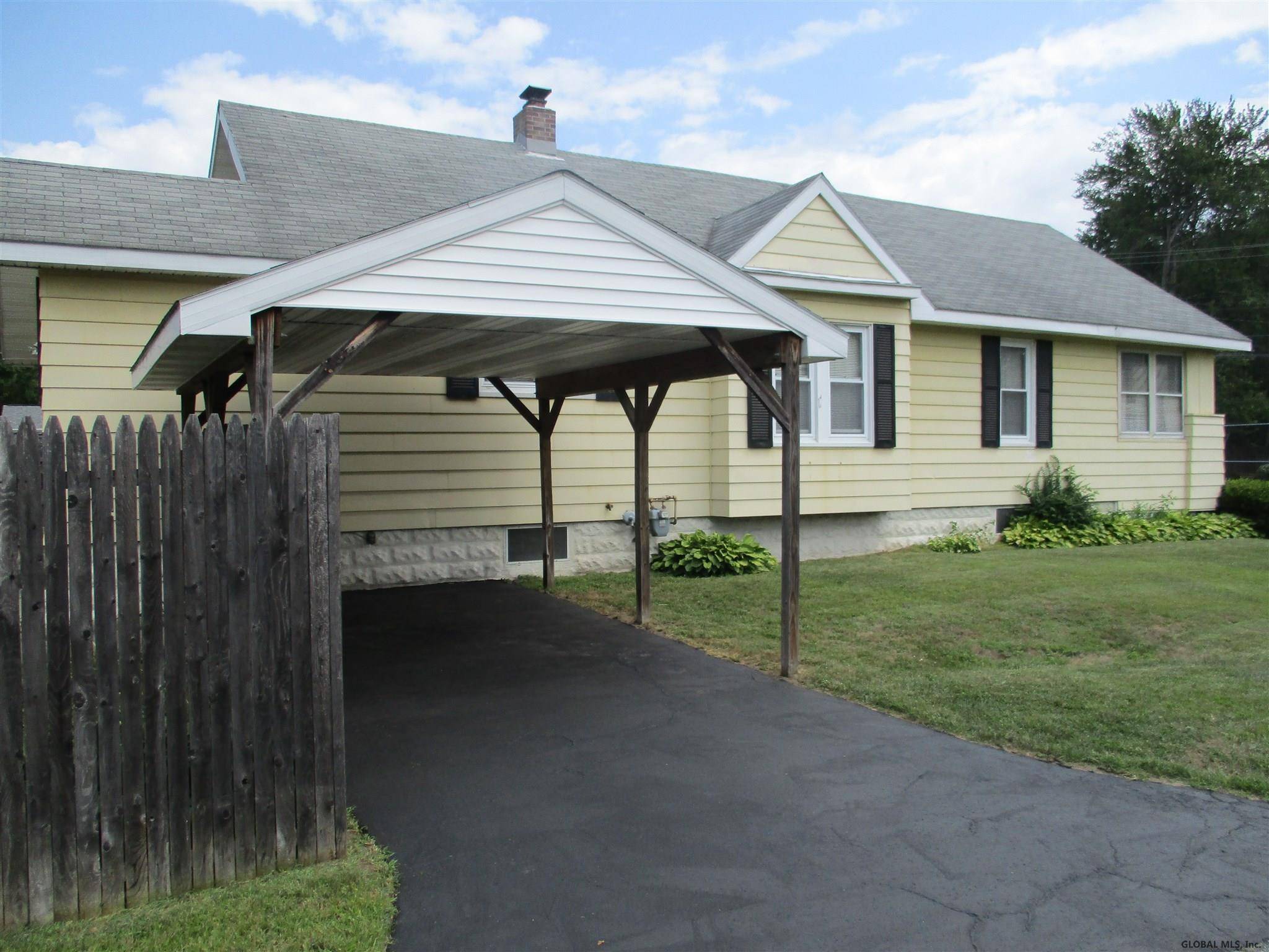 Colonie, NY 12205,32 LOCUST Park
