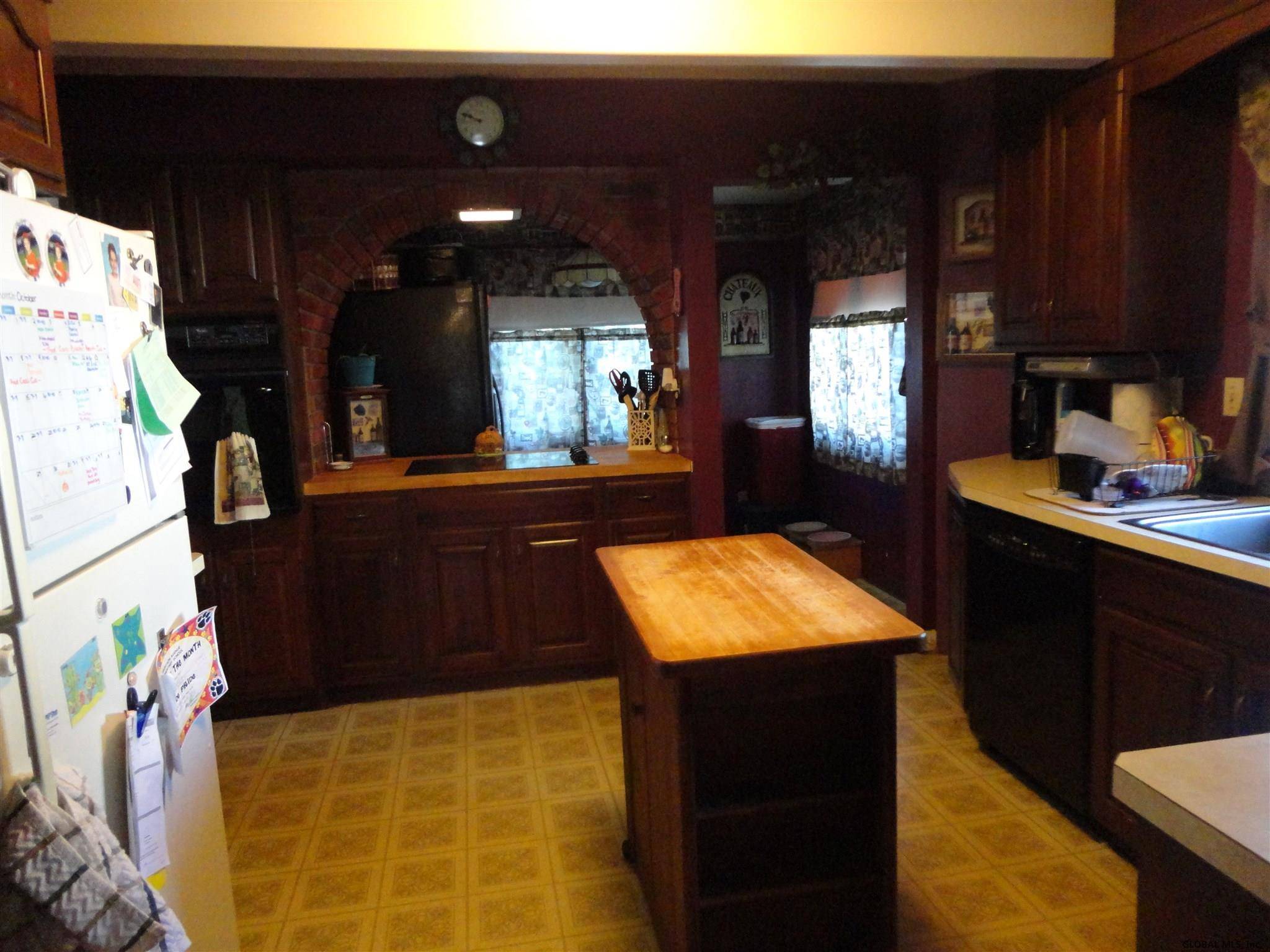 South Glens Falls, NY 12803,8 MAPLE Avenue