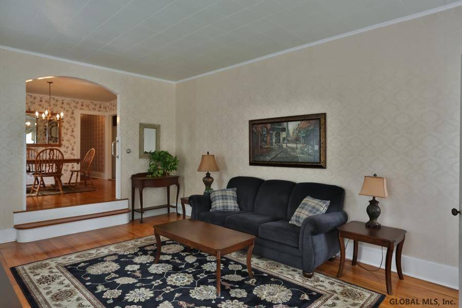 Albany, NY 12208,67 FOREST Avenue