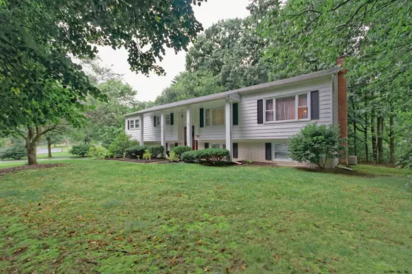 Clifton Park, NY 12019,11 WILLOWBROOK Lane