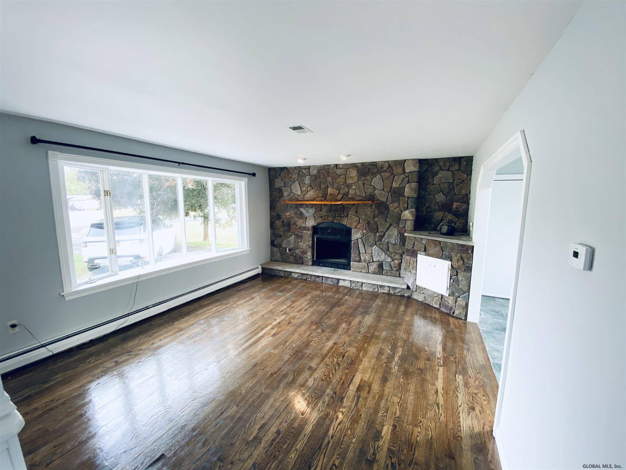 Lake Luzerne, NY 12846,613 LAKE Avenue