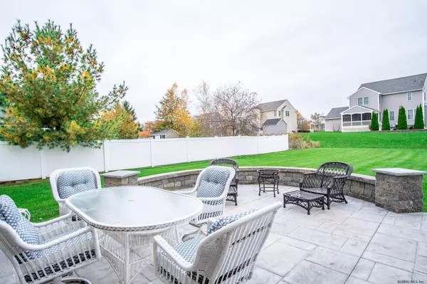 Malta, NY 12019,9 SURREY Drive