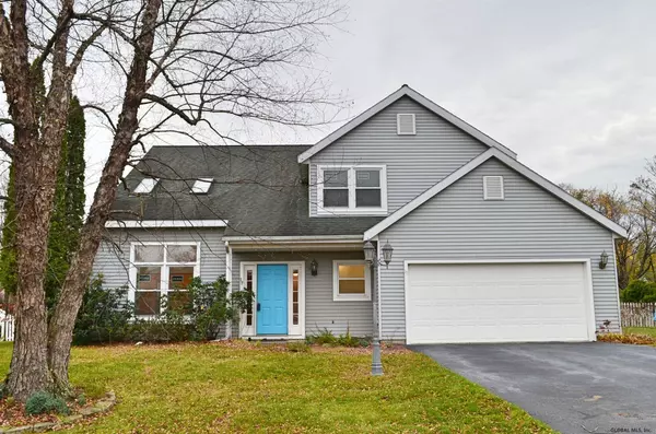 17 ROCKEFELLER Boulevard, East Greenbush, NY 12144