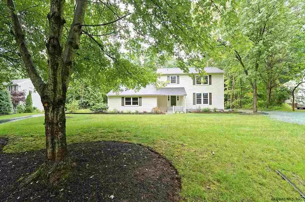 Clifton Park, NY 12065,6 BERKSHIRE Drive