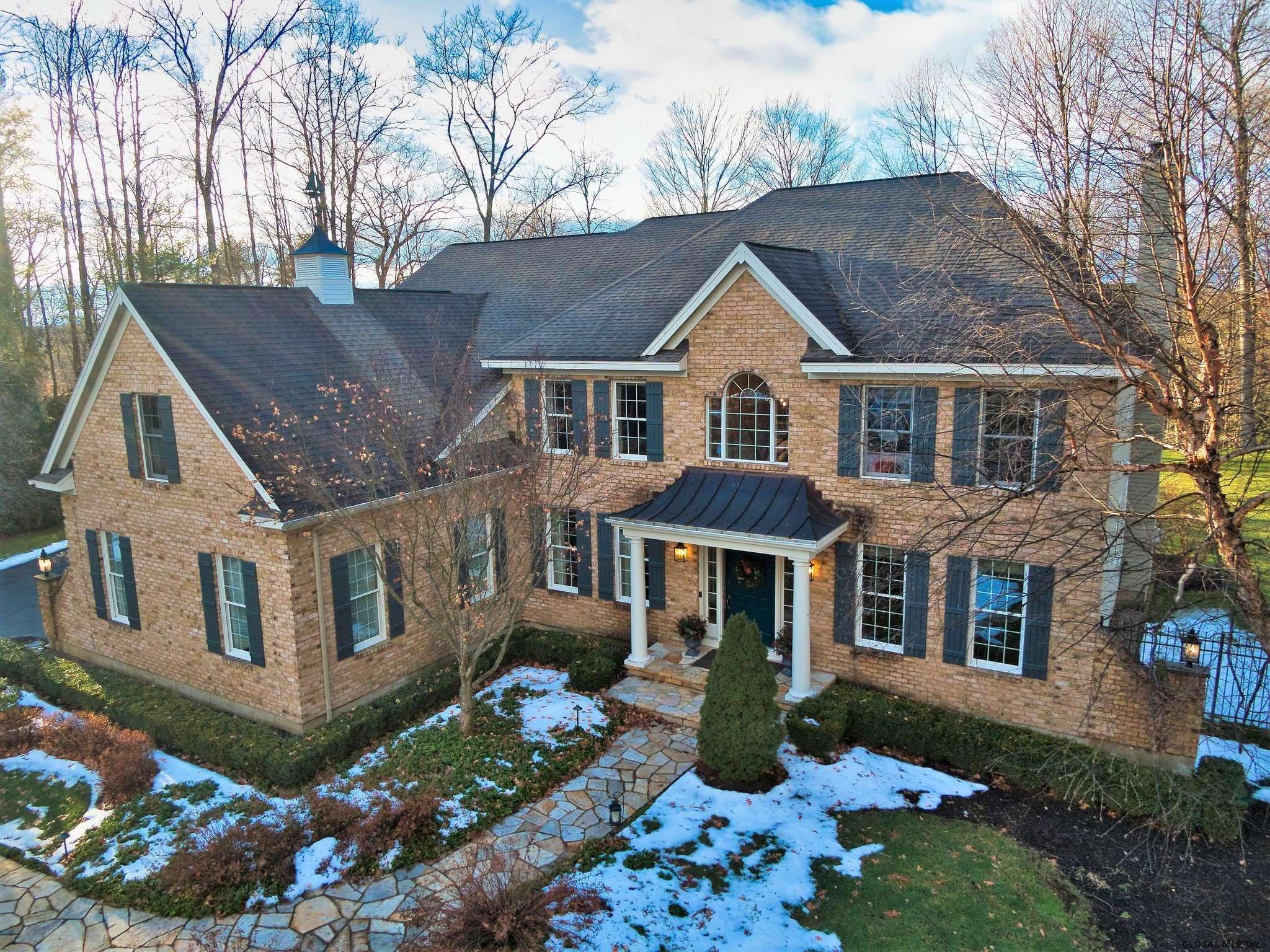 27 WINDING BROOK Drive, Saratoga Springs, NY 12866