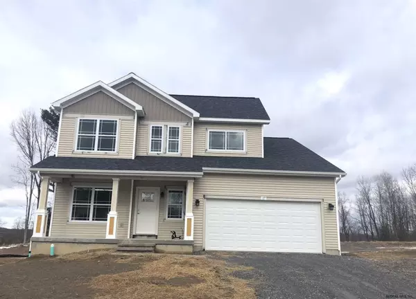 17 Wyatts Circle, East Greenbush, NY 12144