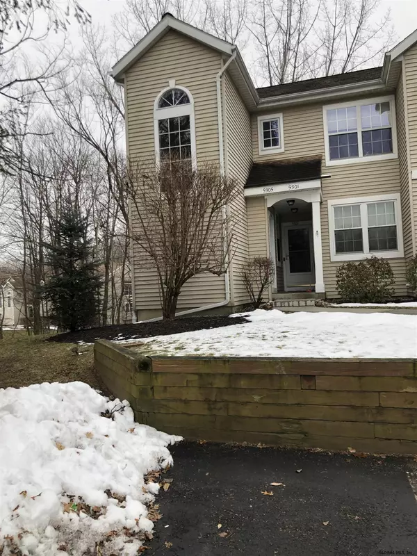 Clifton Park, NY 12065,5305 FOREST POINTE Drive