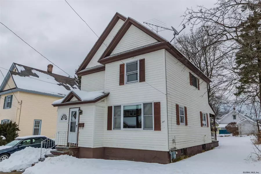 27 SPRUCE Street, Gloversville, NY 12078