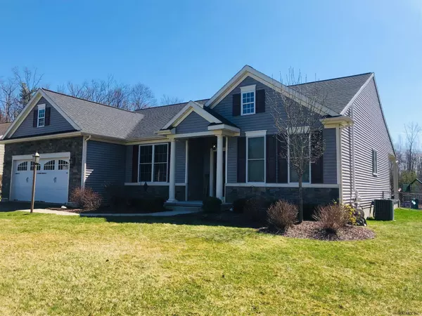 27 STERLING HEIGHTS Drive, Clifton Park, NY 12065