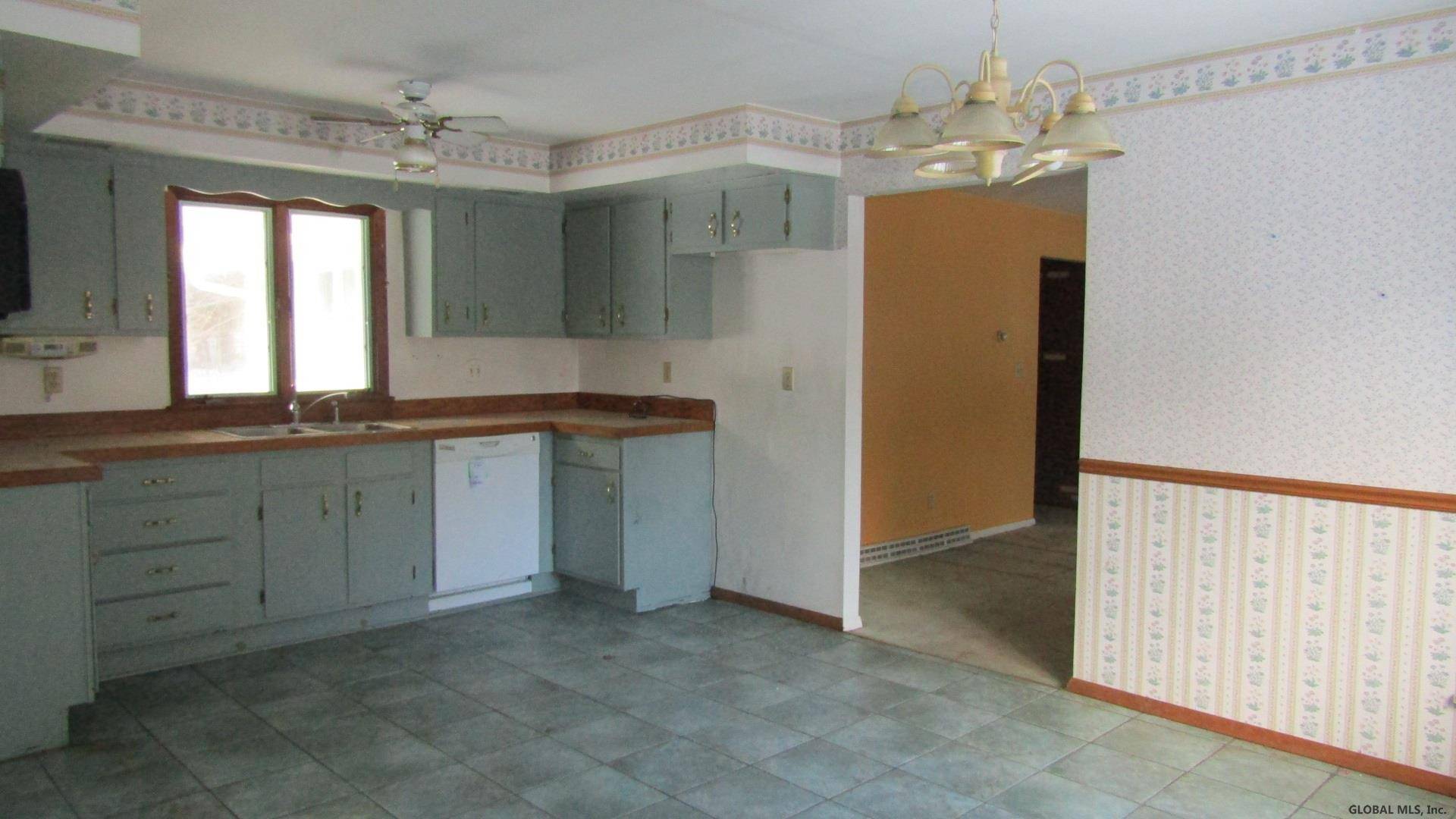 Lake Luzerne, NY 12846,86 HYLAND Drive