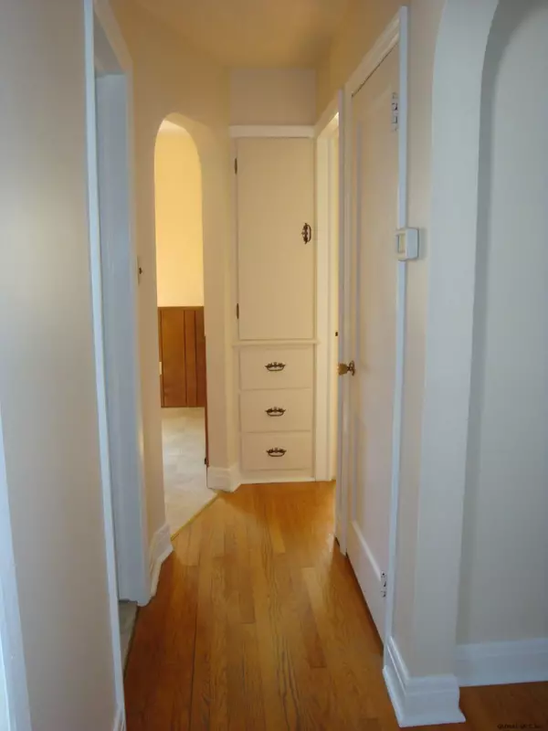 Glenville, NY 12302,706 SANDERS Avenue