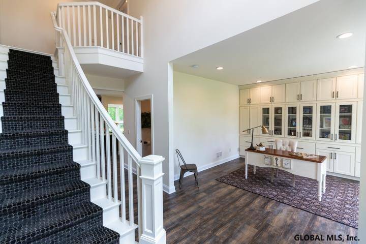 East Greenbush, NY 12061,28 PARK RIDGE Drive