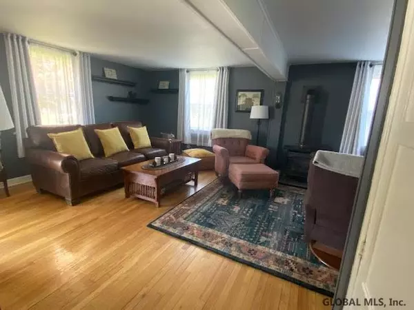 Glenville, NY 12302,607 SANDERS Avenue