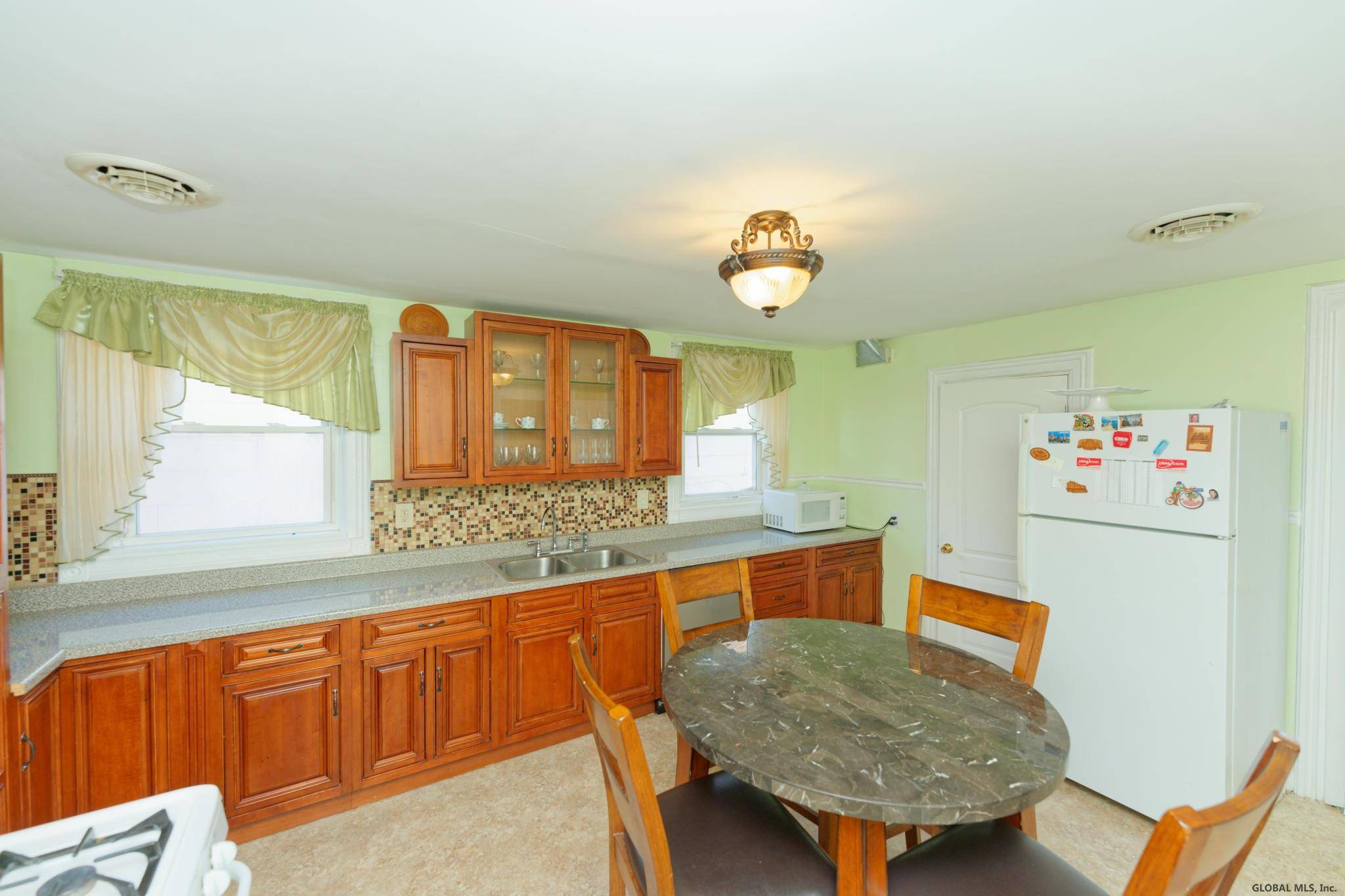 Watervliet, NY 12189,1547 7TH Avenue