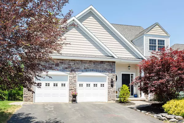 17 CALLAWAY Circle, Colonie, NY 12211
